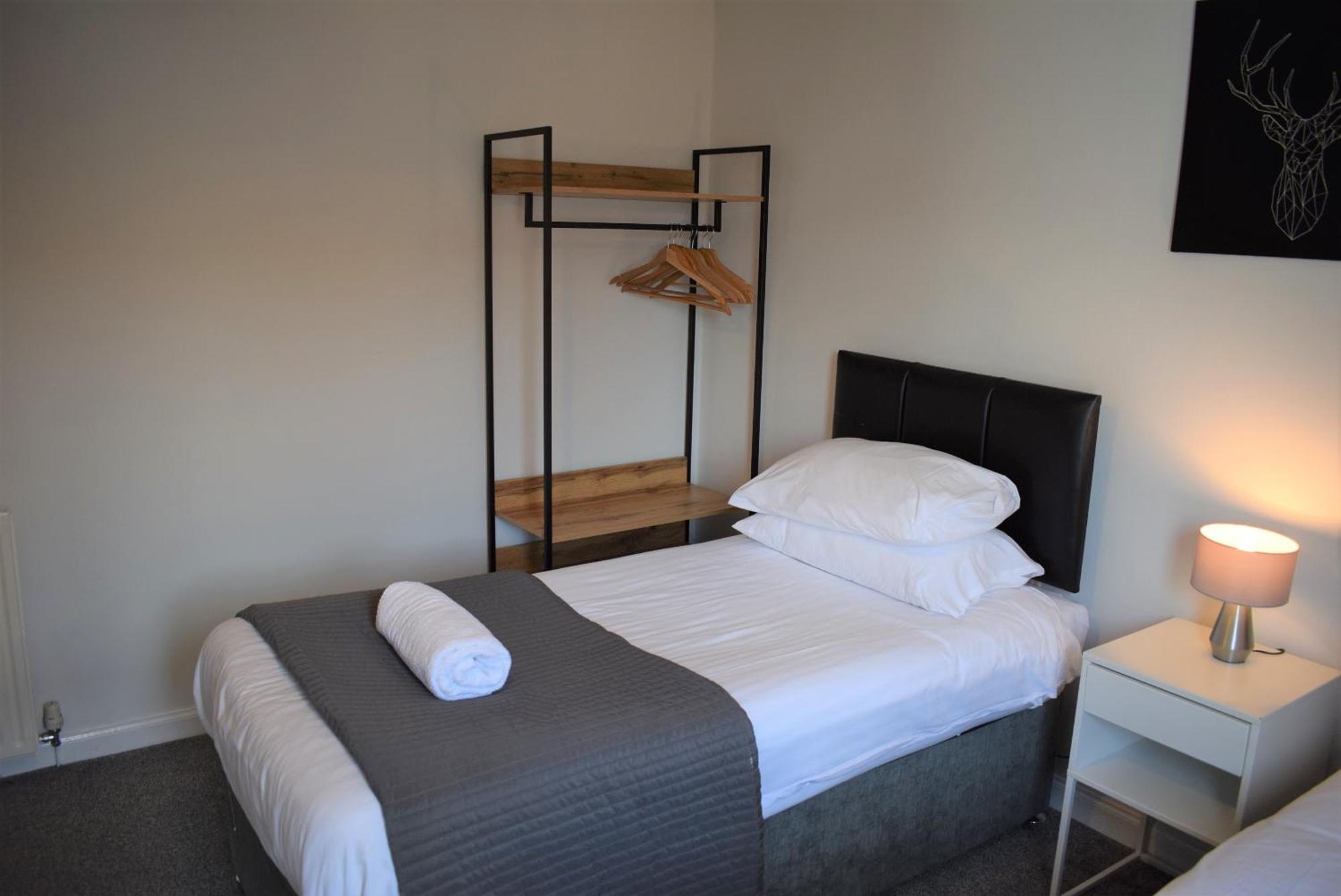 3 Bedroom-Kelpies Serviced Apartments Bruce Falkirk Exterior photo