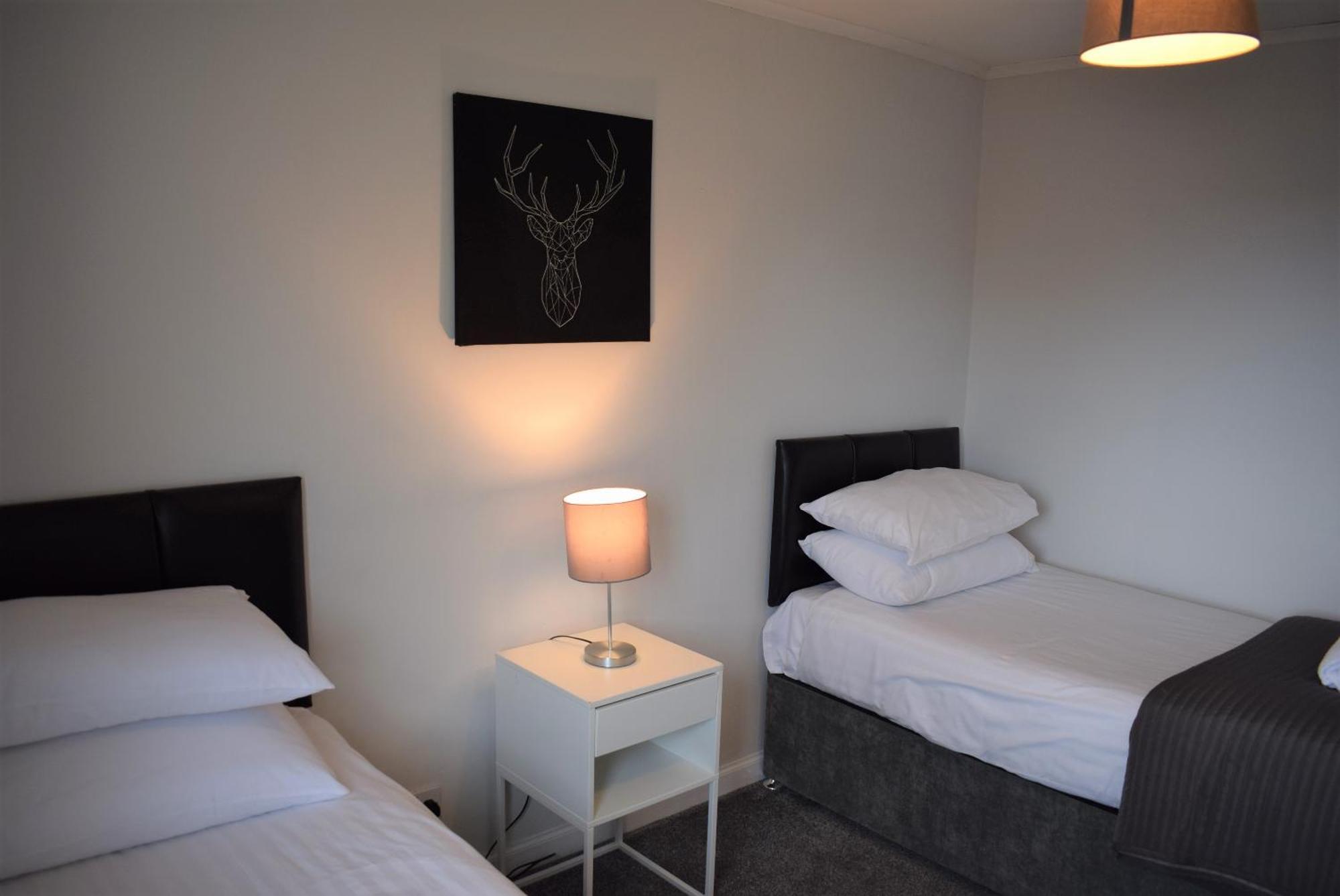 3 Bedroom-Kelpies Serviced Apartments Bruce Falkirk Exterior photo